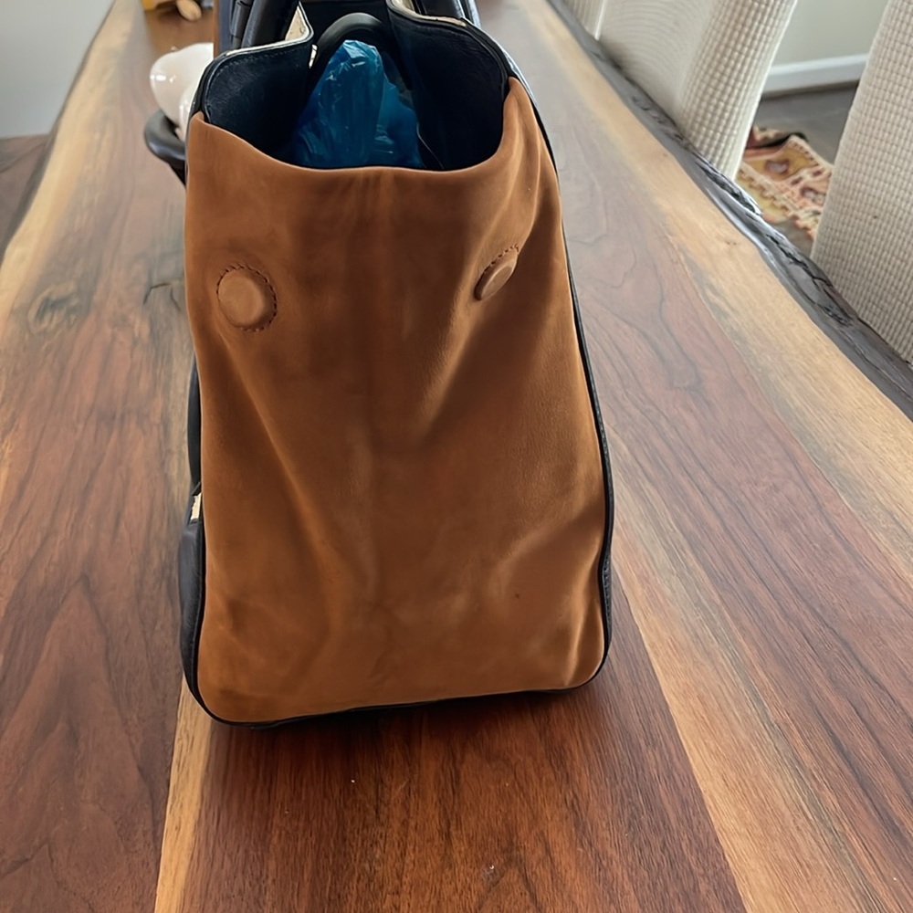 Pour La Victoire Large Butler Gorgeous Leather Tote Handbag. P1250 - Picture 8 of 16